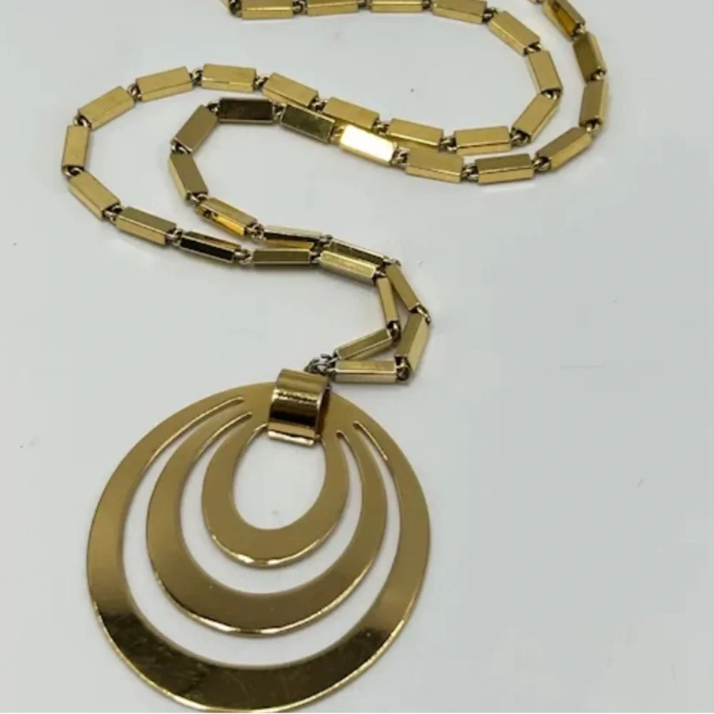 Monet 1970- s link tear drop necklace & pendant - Picture 5 of 8